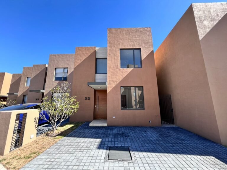 CASA EN VENTA EN ZIBATÁ, QUERÉTARO 5.3Mdp