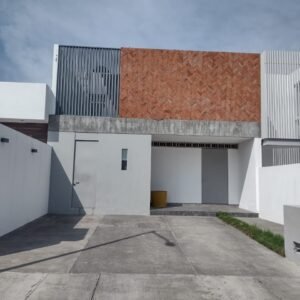 Casa en Venta en Residencial Esmeralda Norte, Colima 3.8 Mdp