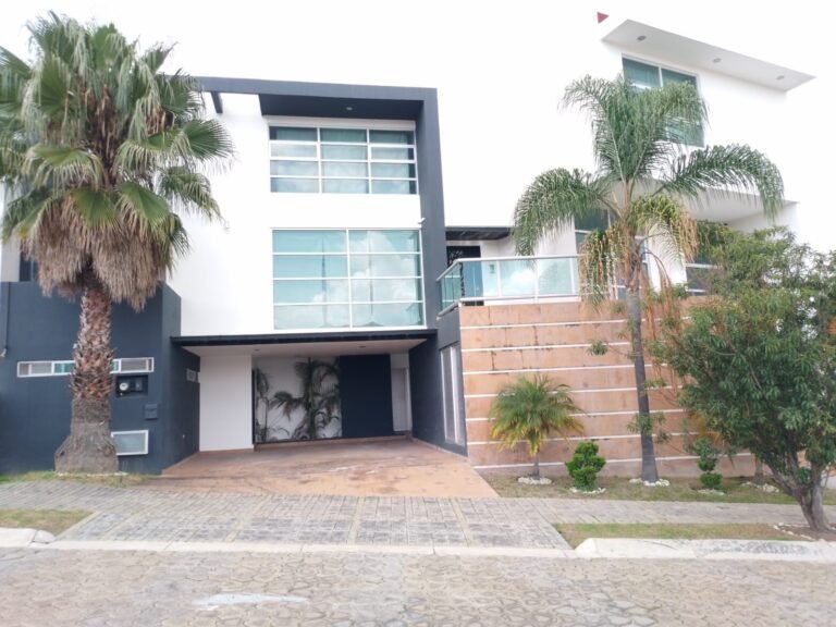 Está es una excelente oportunidad.Casa en Lomas de Angelópolis, Cholula, Puebla 16 Mdp.