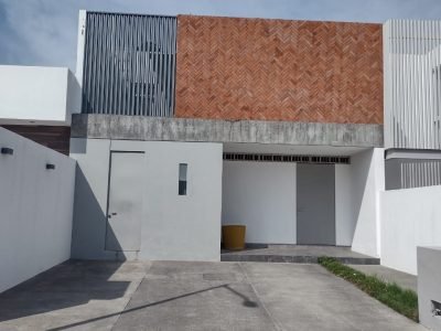 IMG_4871 Casa en Venta en Residencial Esmeralda Norte, Colima 3.8 Mdp